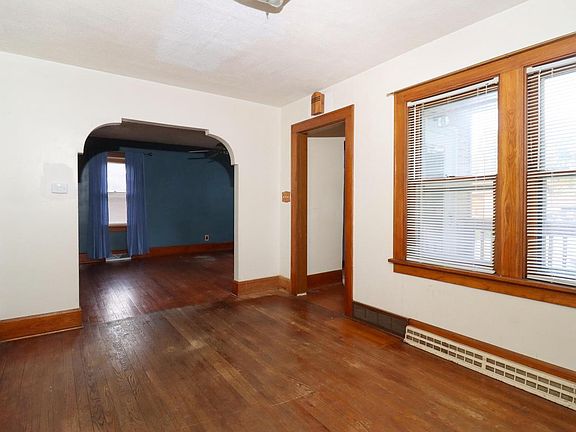 3rd image of 1512 Virginia STREET