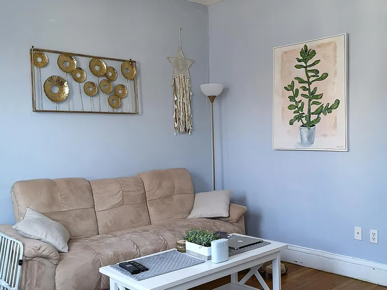 86 Glenville Ave — Photo 3