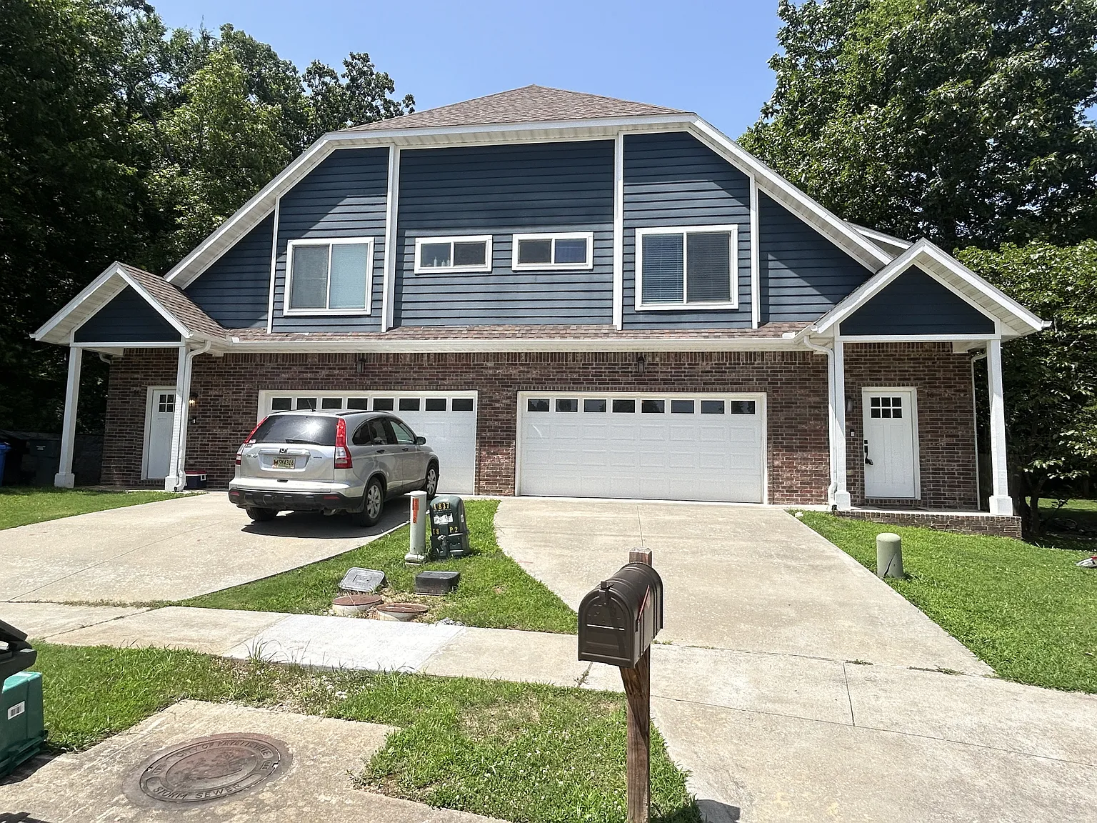 16 South Ray Avenue - 1 — Photo 1