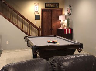 1106 Maplewood Cv, Fremont, NE 68025