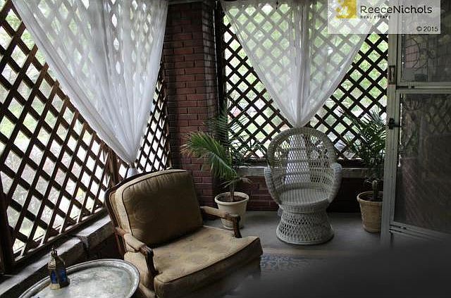 Screened In Porch - Level I