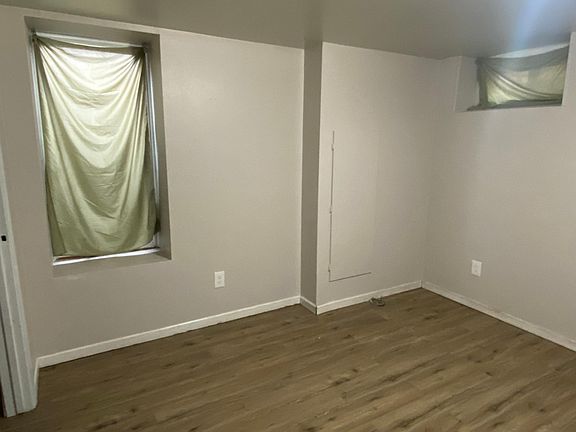 4th image of 840 25th Ave SE