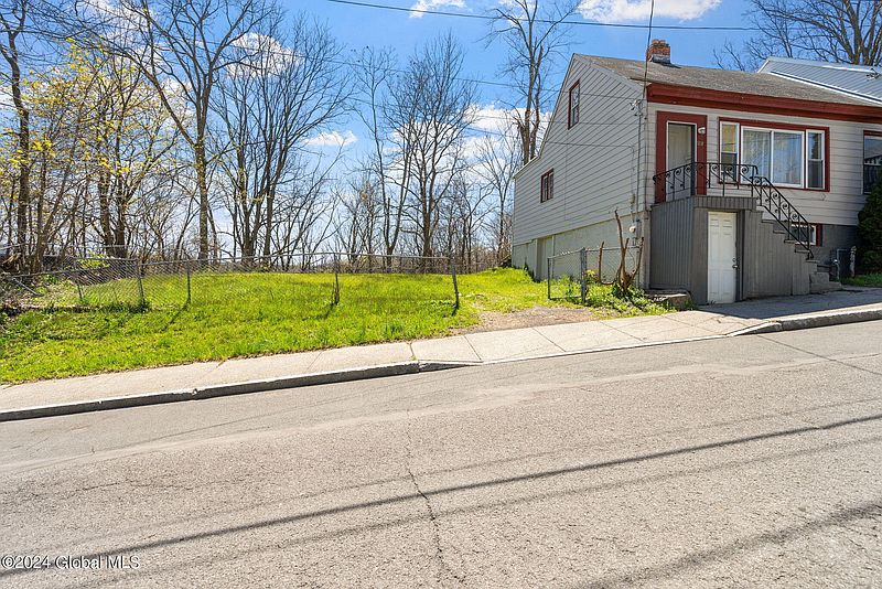 2nd image of 22 Liebel Street
