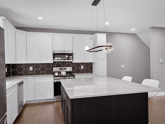 3rd image of 225 Wilbert St