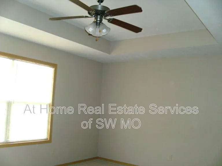 1132 N Westwood Ave — Photo 7