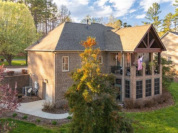 3rd image of 2626 Fox Ridge Rd