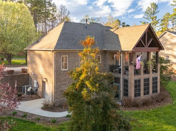 2626 Fox Ridge Rd, Asheboro, NC 27205