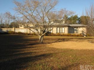 4783 Lakeside Dr, Claremont, NC 28610