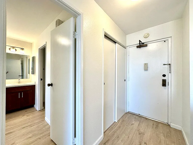 55 S Kukui St #D2813 — Photo 5