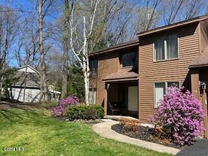 2nd image of 14 W Berkshire Drive