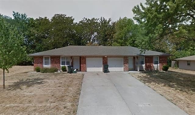 1st image of 409 NE Westwind Dr APT B