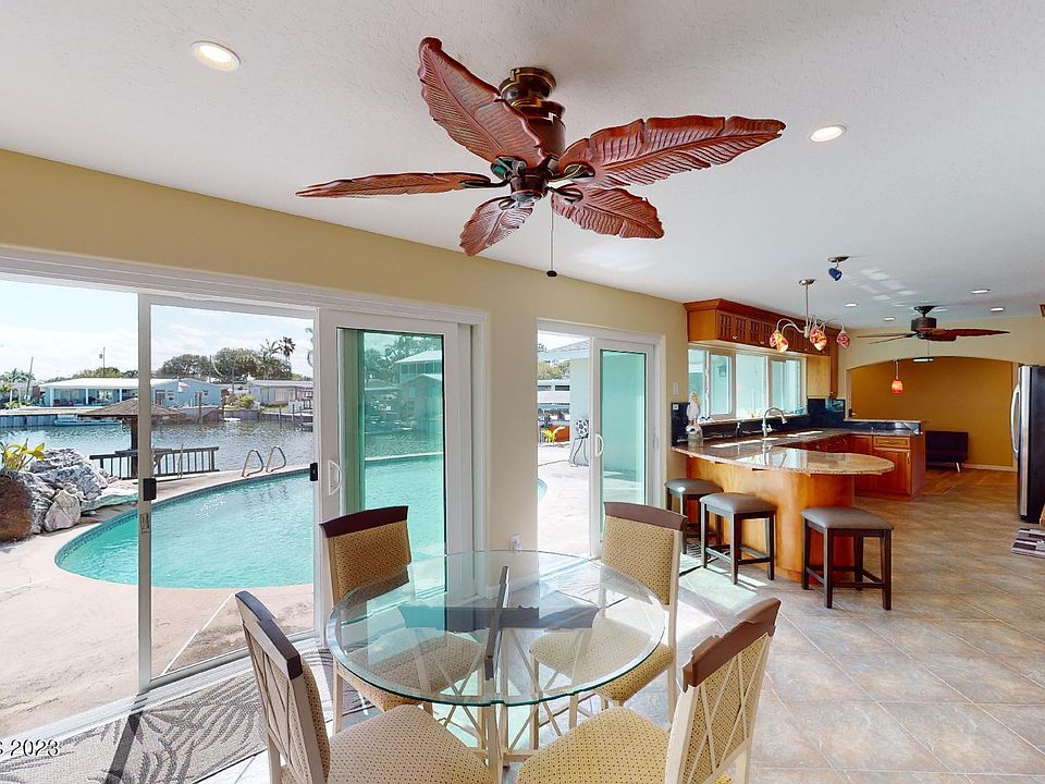 1st image of 1715 Pelican Dr