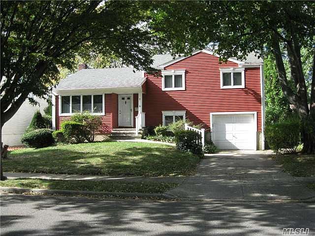 1st image of 7 Nancy Pl