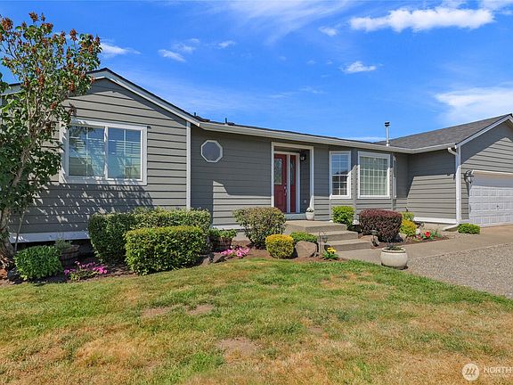 2nd image of 209 4th Avenue N