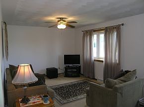 4th image of 15 Rebecca Dr