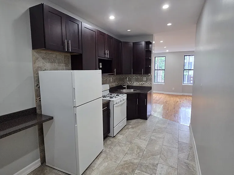 772 E 80th St #2 — Photo 3