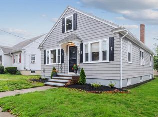 160 Sandringham Ave, Providence, RI 02908