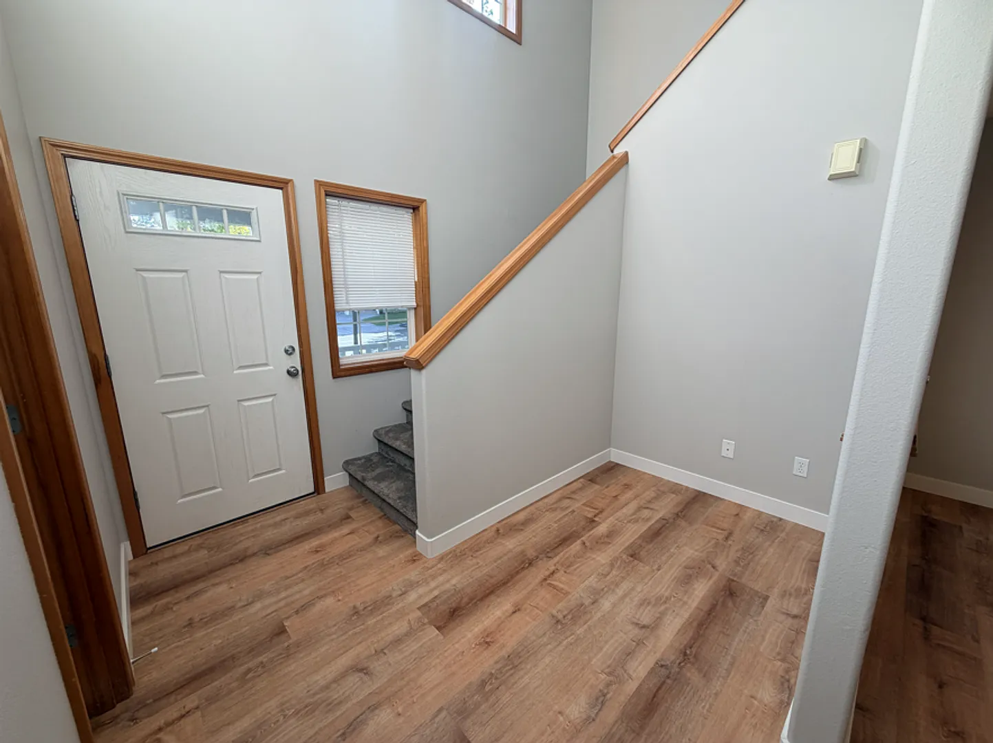 Gorgeous 4 Bedroom Home in Battle Ground for Lease - 1510 SE 3rd Ave — Photo 3
