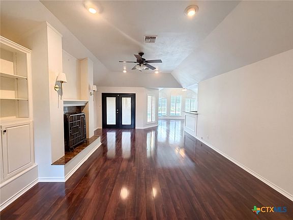 3rd image of 2801 Wickersham Dr