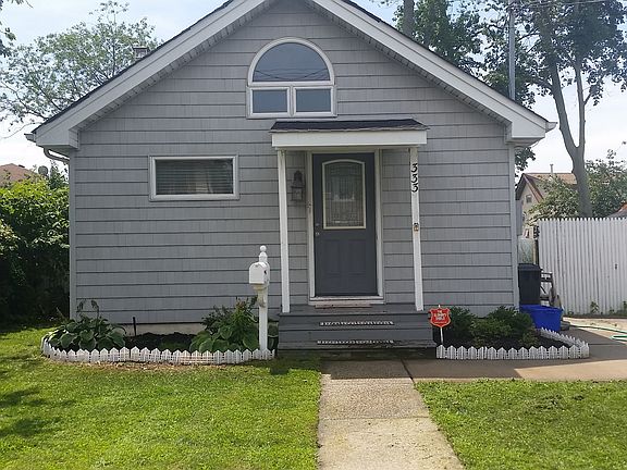 4th image of 333 Riverside Ave