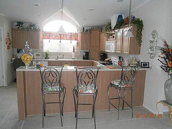5th image of 1712 Primrose Ln