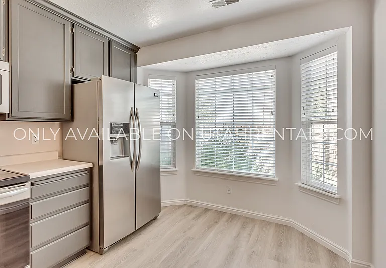144 N 1120 E — Photo 9