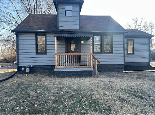 3306 Falling Springs Rd Photo 1