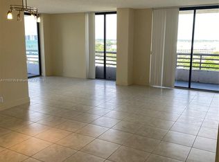 3300 NE 191st St APT 1201, Aventura, FL 33180