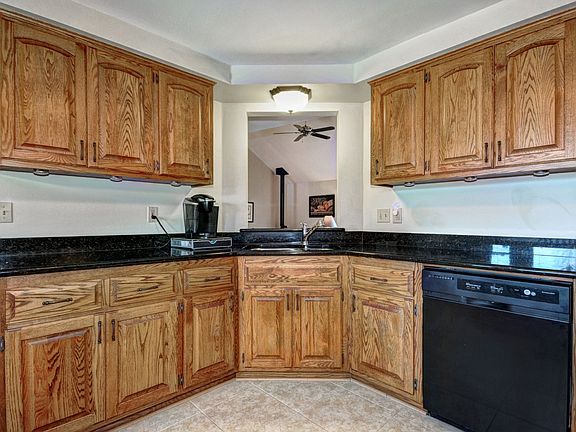 5th image of 380 Cheshire Ct