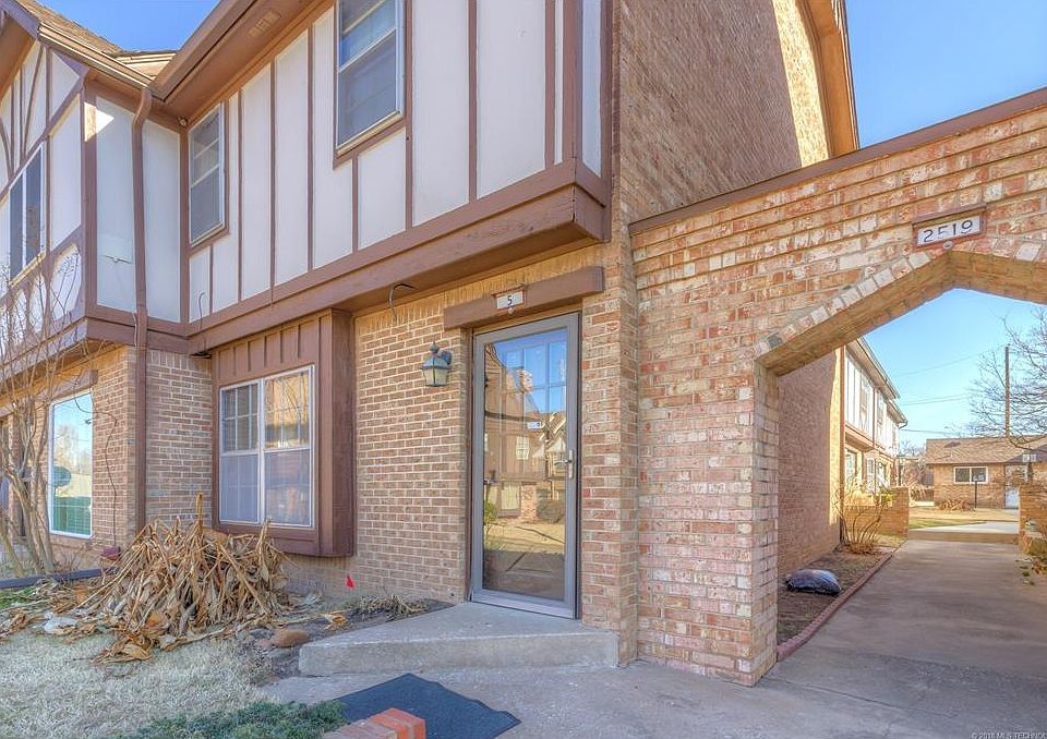 1st image of 2519 S Florence Pl