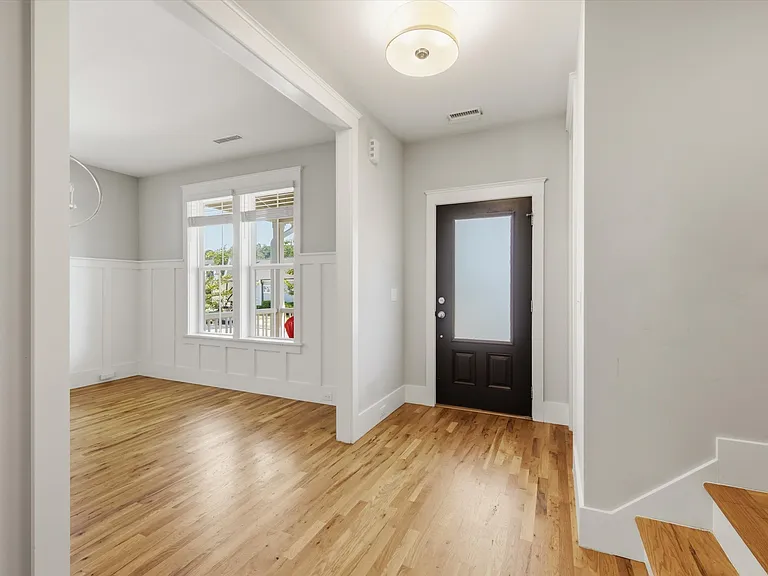 201 Bluffwood Ave — Photo 19