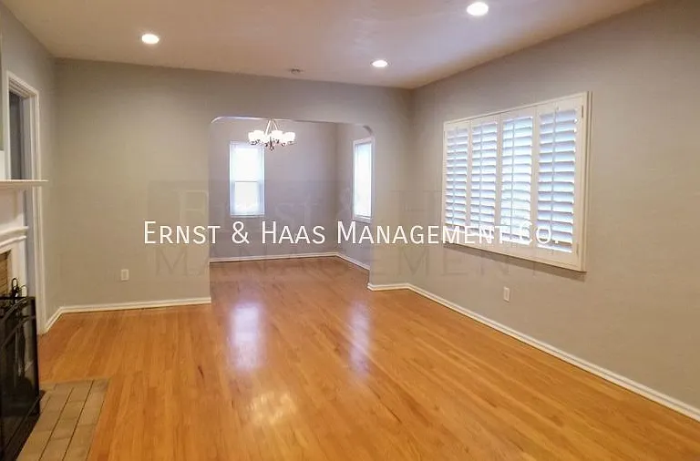 4224 Maury Ave — Photo 3