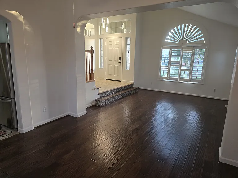 708 Eucalyptus Ave — Photo 9
