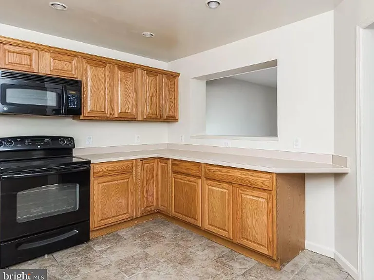 5235 Crowson Ave #6 — Photo 33