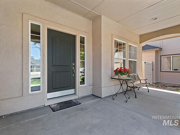 4th image of 2946 N Christian Way