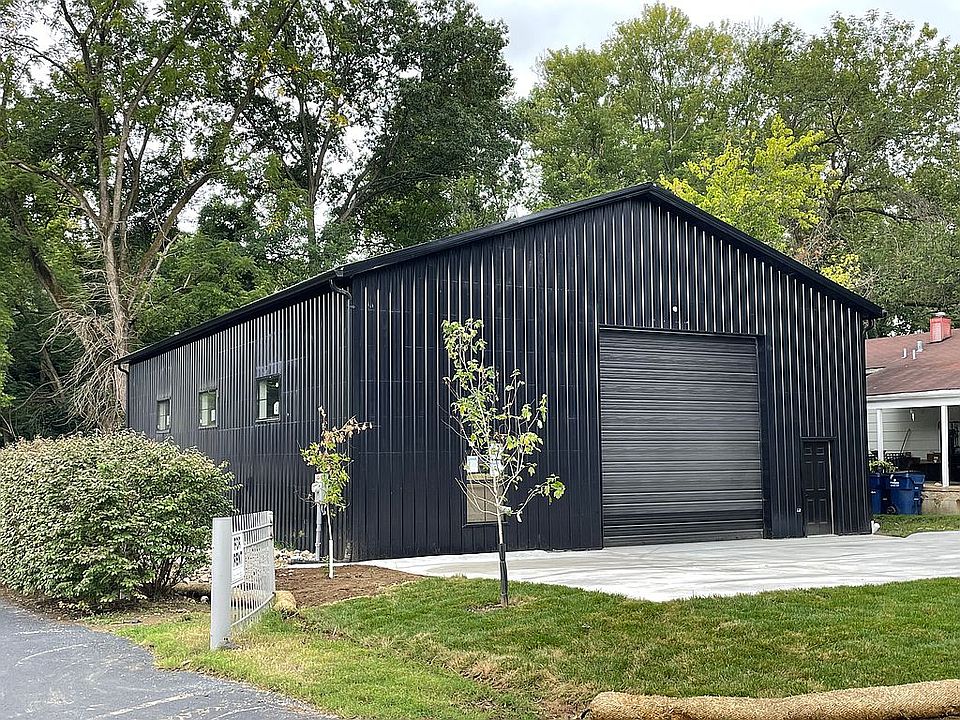 1st image of 326 W Thornton Ave