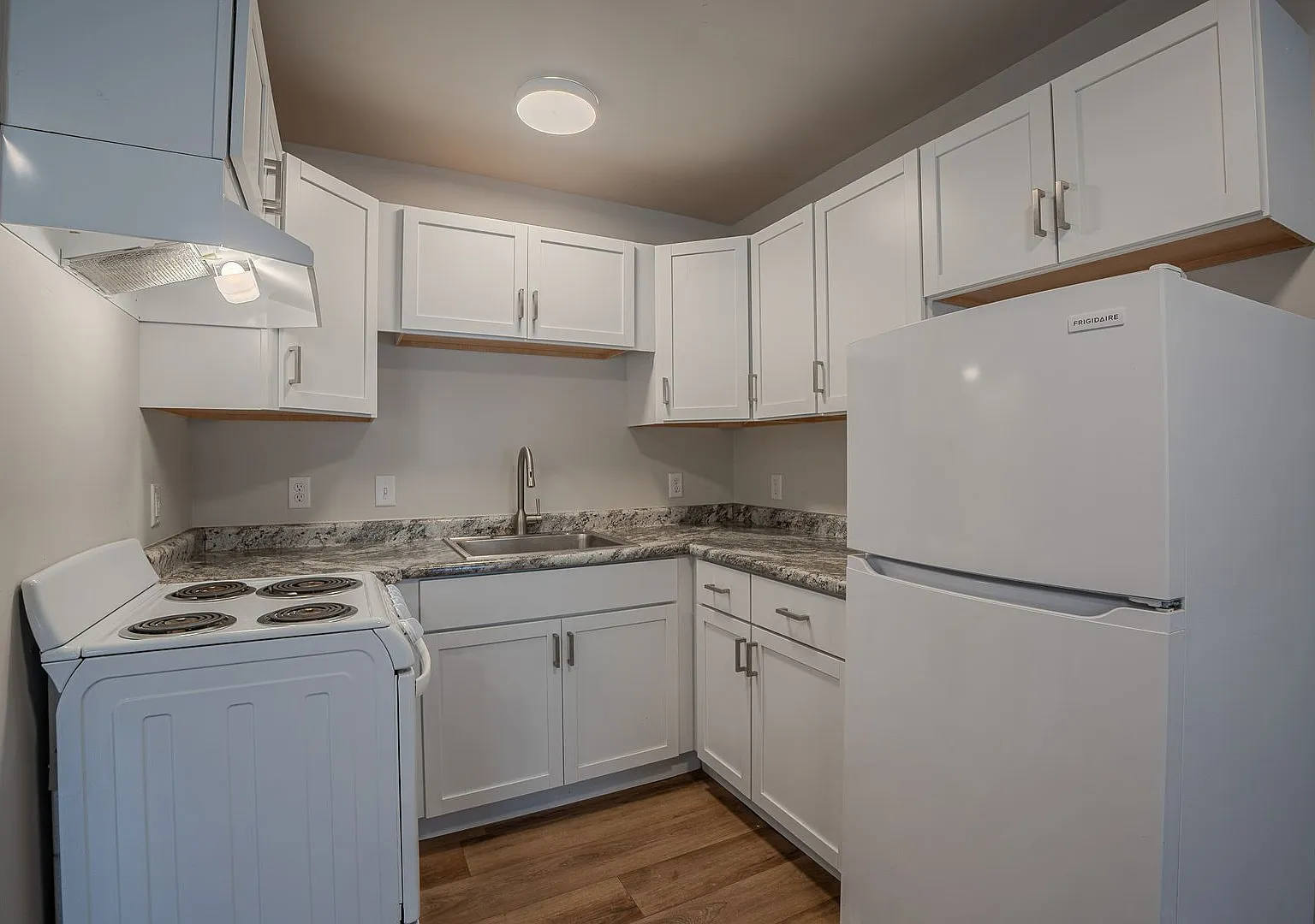 133 N Main St — Photo 4