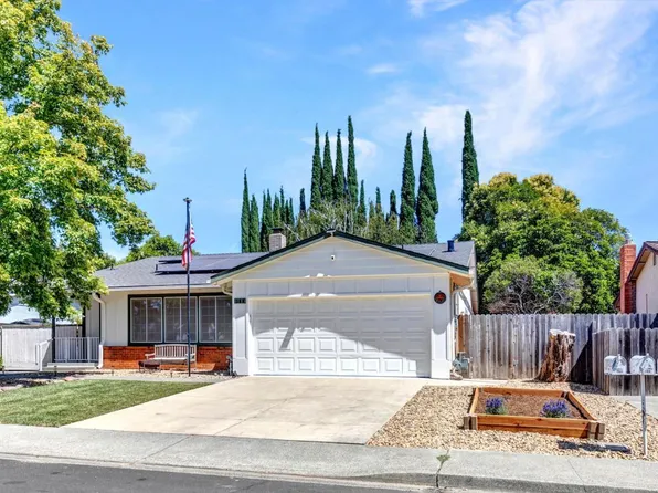 166 Carmel Court, Vacaville, CA 95688