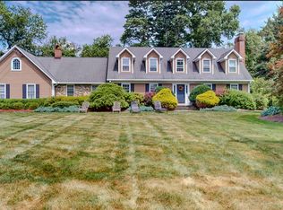 24 Coventry Ln, Fairfield, CT 06824