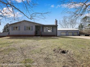 6640 S Forest Hill Rd, Saint Johns, MI 48879