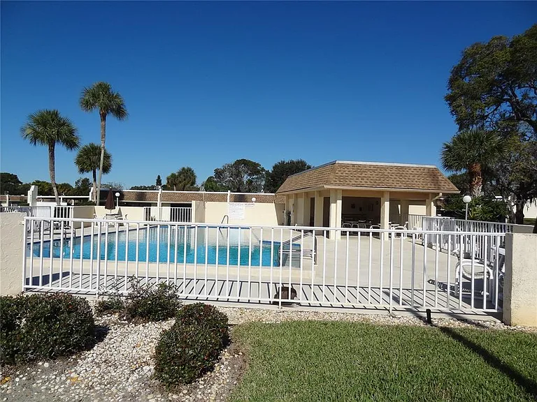 11135 Carriage Hill Dr #3 — Photo 24