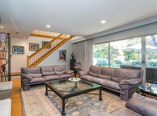 152 Crestview Cir, Longmeadow, MA 01106