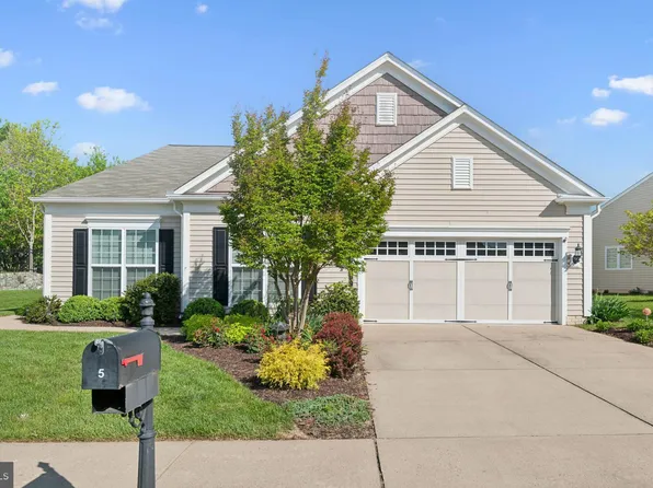 5 Eagle Bluff St, Fredericksburg, VA 22406