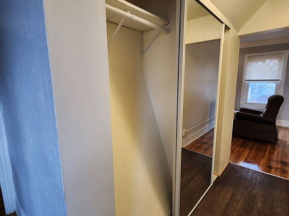 3rd image of 432 N Dewey St #3