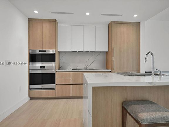 5th image of 2411 Laguna Cir #1807