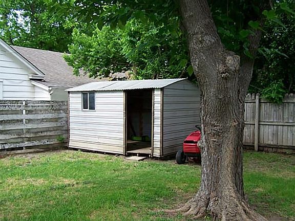 3rd image of 5704 Diamond Oaks Dr N