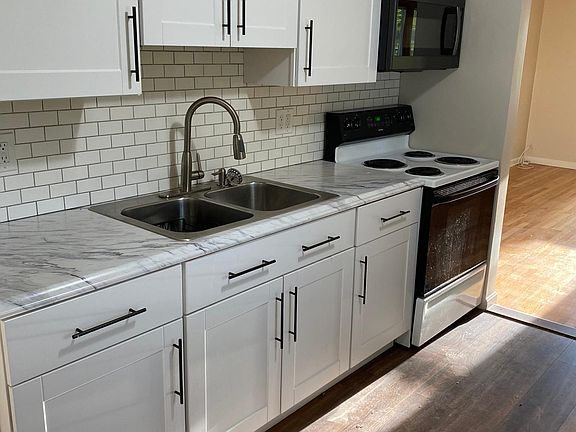3rd image of 3673 Royalton Rd