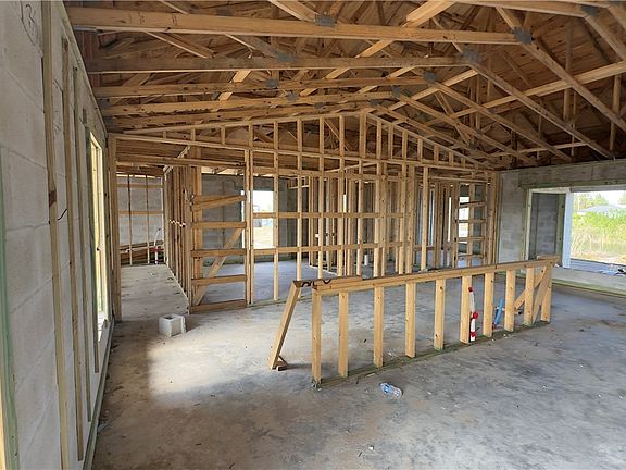 3rd image of 2827 NW 6th St