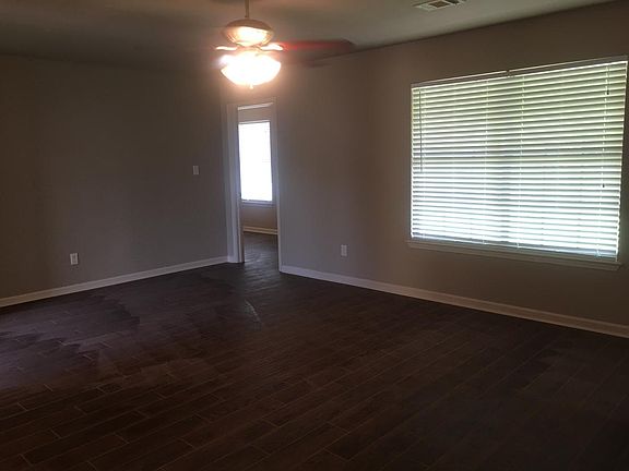 2nd image of 4815 Tall Grass Dr