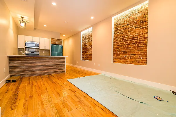 Rented by Nooklyn NYC LLC | media 18